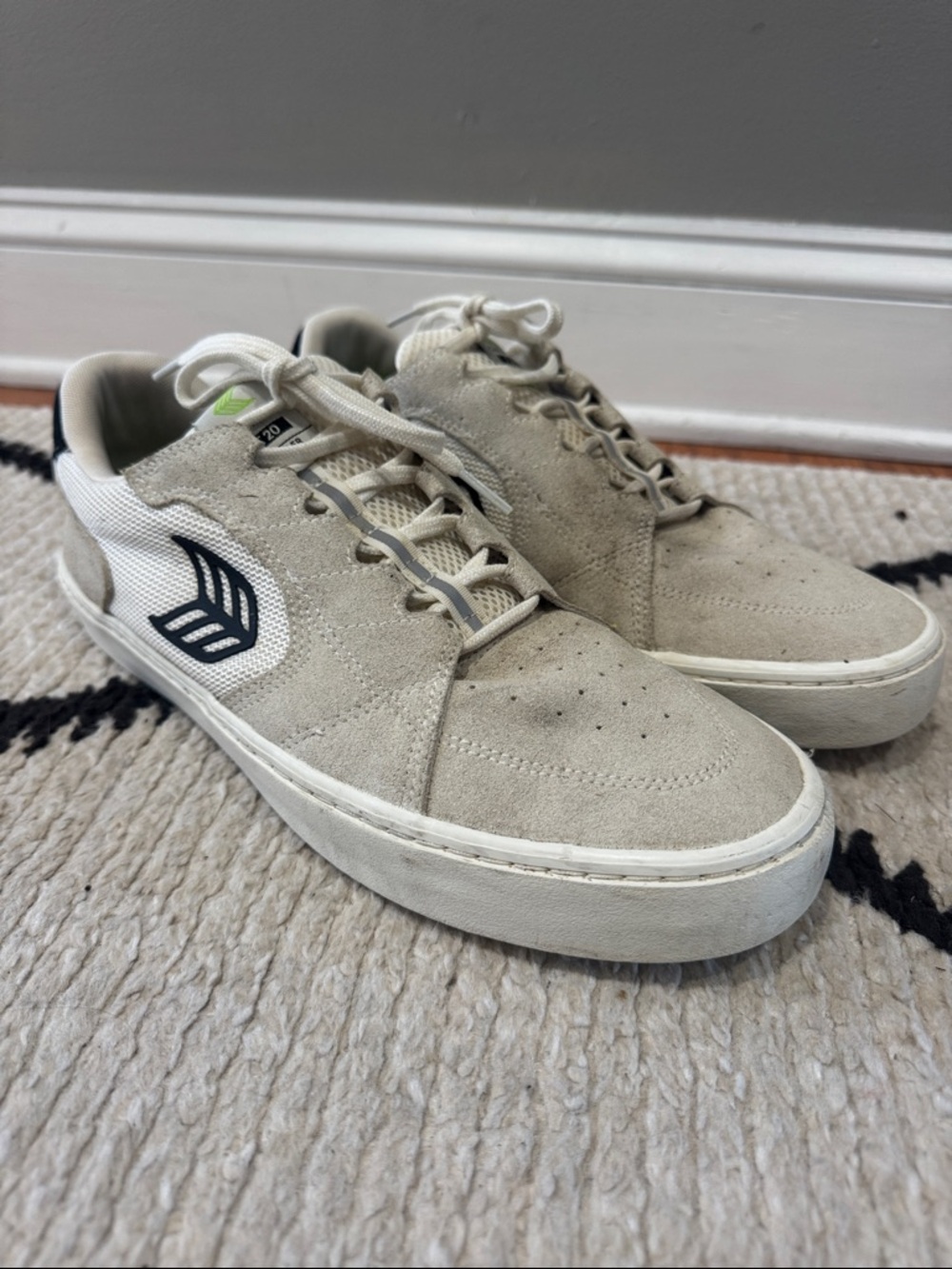 Men's Cariuma T20 Hoefler suede Skateboard Sneakers in Light Taupe US 12